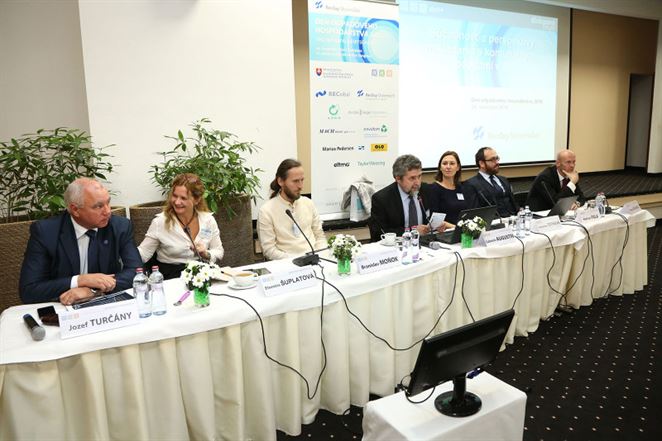 Separovaný zber je v ohrození, ministerstvo však zatiaľ neplánuje odoberať autorizácie OZV